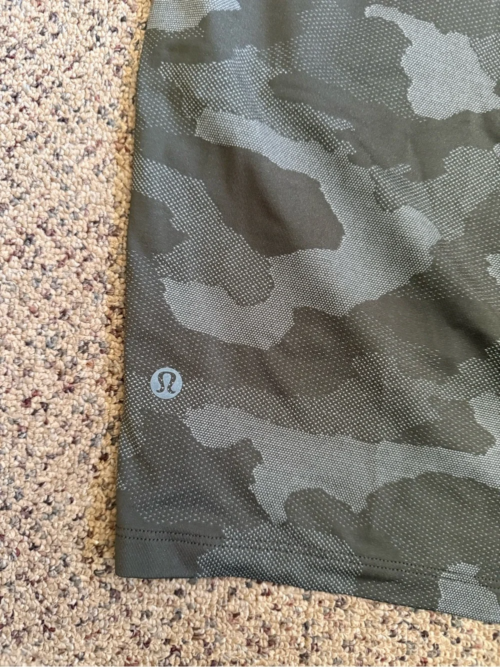 lululemon athletica THE SHORT Men's Green Camo Athletic Shorts 7 inch inseam